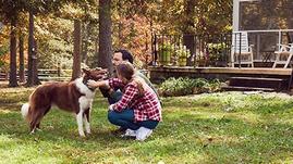 Rural-yard-dog-father-daughter-caucasian-2814